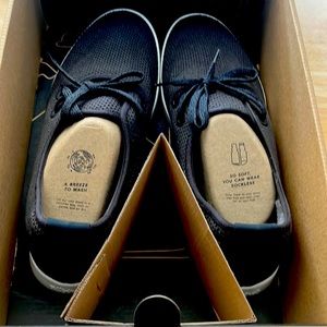 ALLBIRDS Tree Runner M-11 Black (w/laces) NEVER WORN